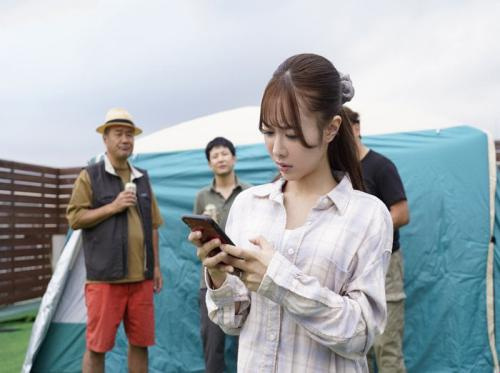 Biarkan istri tercinta Anda pergi keluar dengan sekelompok tetangga yang tidak stabil dan itulah akhirnya